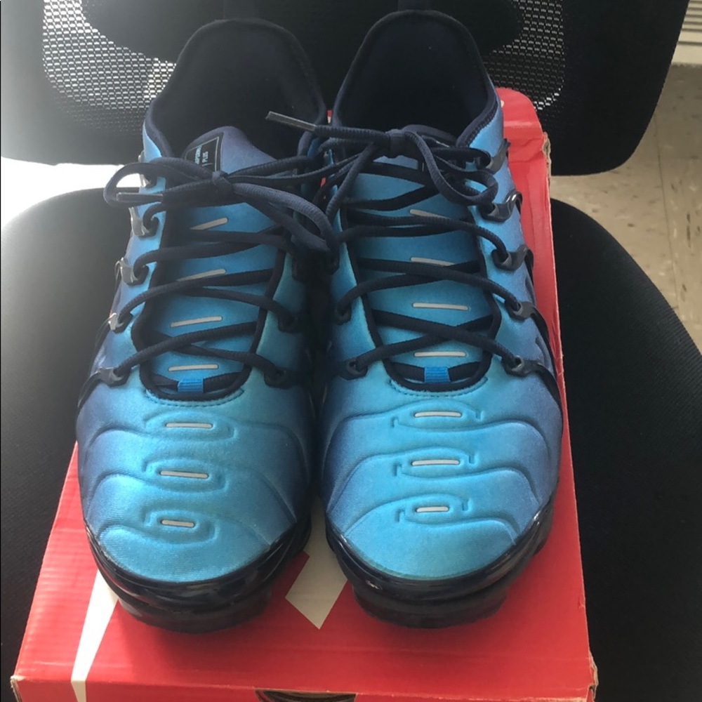 Air Vapormax Plus “ Obsidian “
